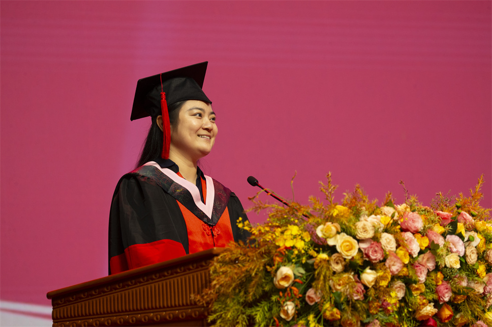 6.毕业生代表,2024届舞蹈学博士毕业生高雁发言 刘博文摄.jpg